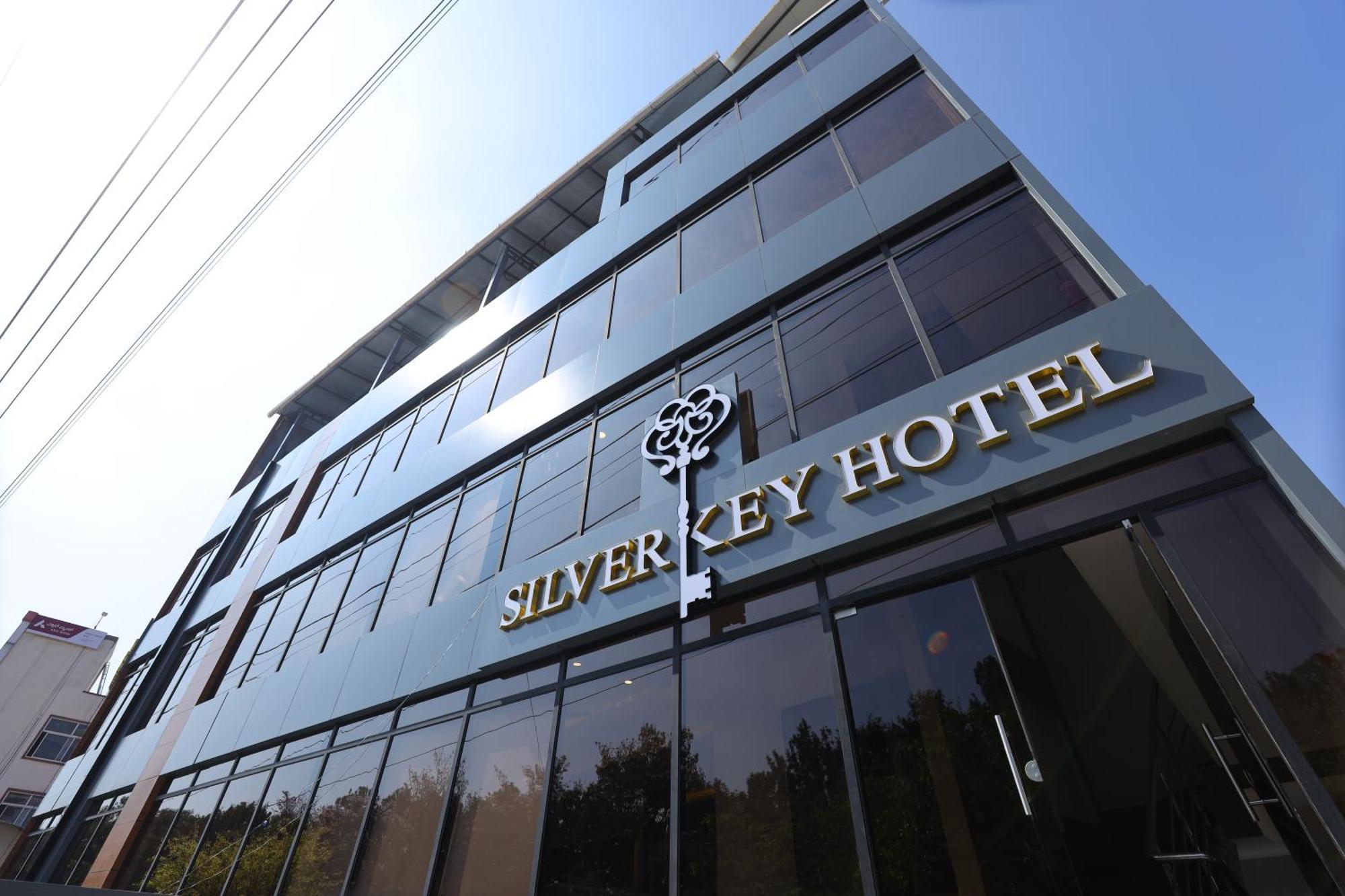 Silverkey Hotel Yelahanka Bangalore Extérieur photo
